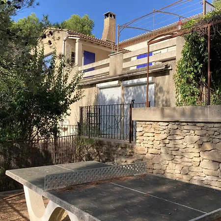 Le Gite Sous Les Pins Les Taillades Exterior foto